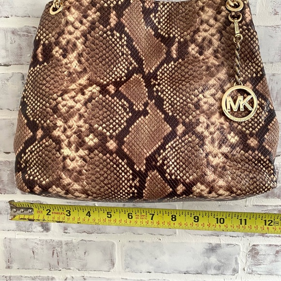 Michael Kors • Python Embosed Jet Set Chain Large Tote • Beige Brown Snakeskin - Picture 15 of 16